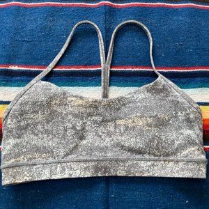 🧘‍♀️ Lululemon Sports Bra Size 10 Light Blue / Grey Print 🧘‍♀️